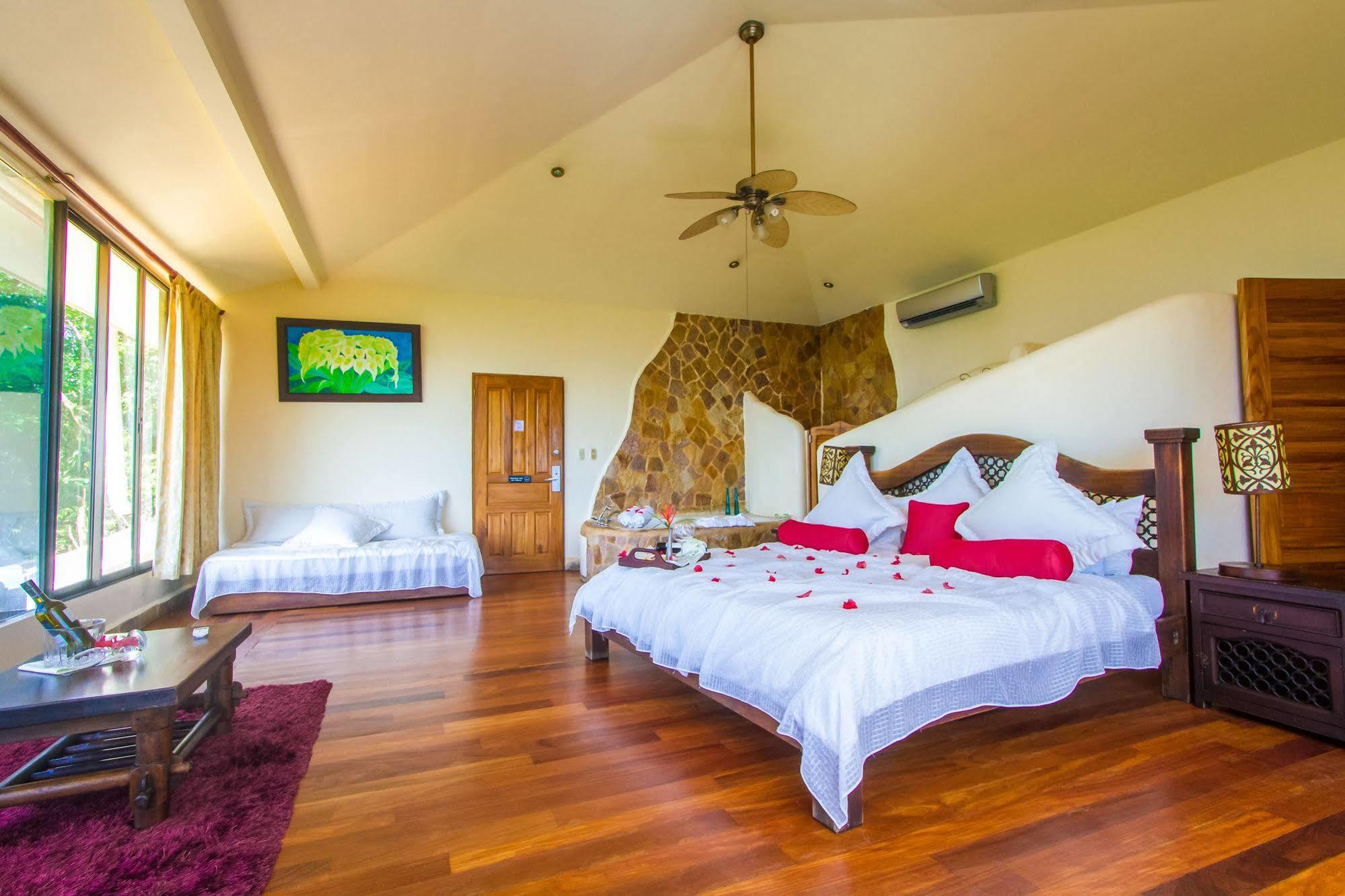 Issimo Suites Boutique Hotel & Spa - Adults Only Manuel Antonio Zewnętrze zdjęcie
